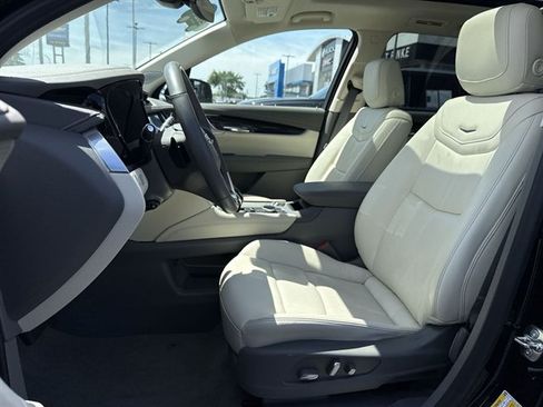 Certified 2024 Cadillac XT6 Premium Luxury w/ LPO, Floor Liner Package AWD/4WD image 24