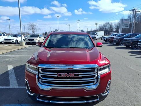 Used 2023 GMC Acadia SLE w/ Driver Convenience Package FWD image 3