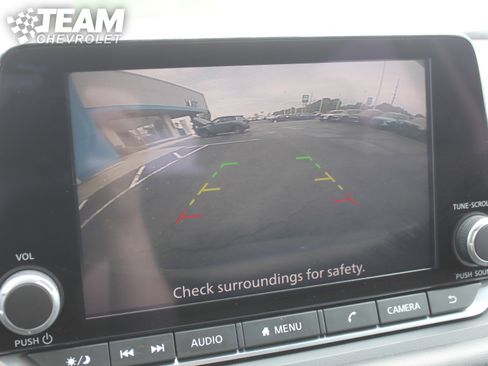 Used 2023 Nissan Rogue S AWD/4WD image 17