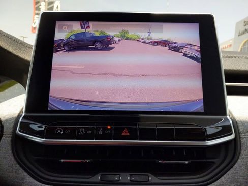 Certified 2022 Jeep Compass Latitude image 24