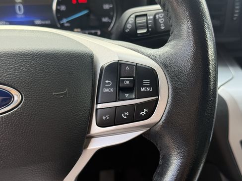 Used 2022 Ford Explorer XLT RWD image 17