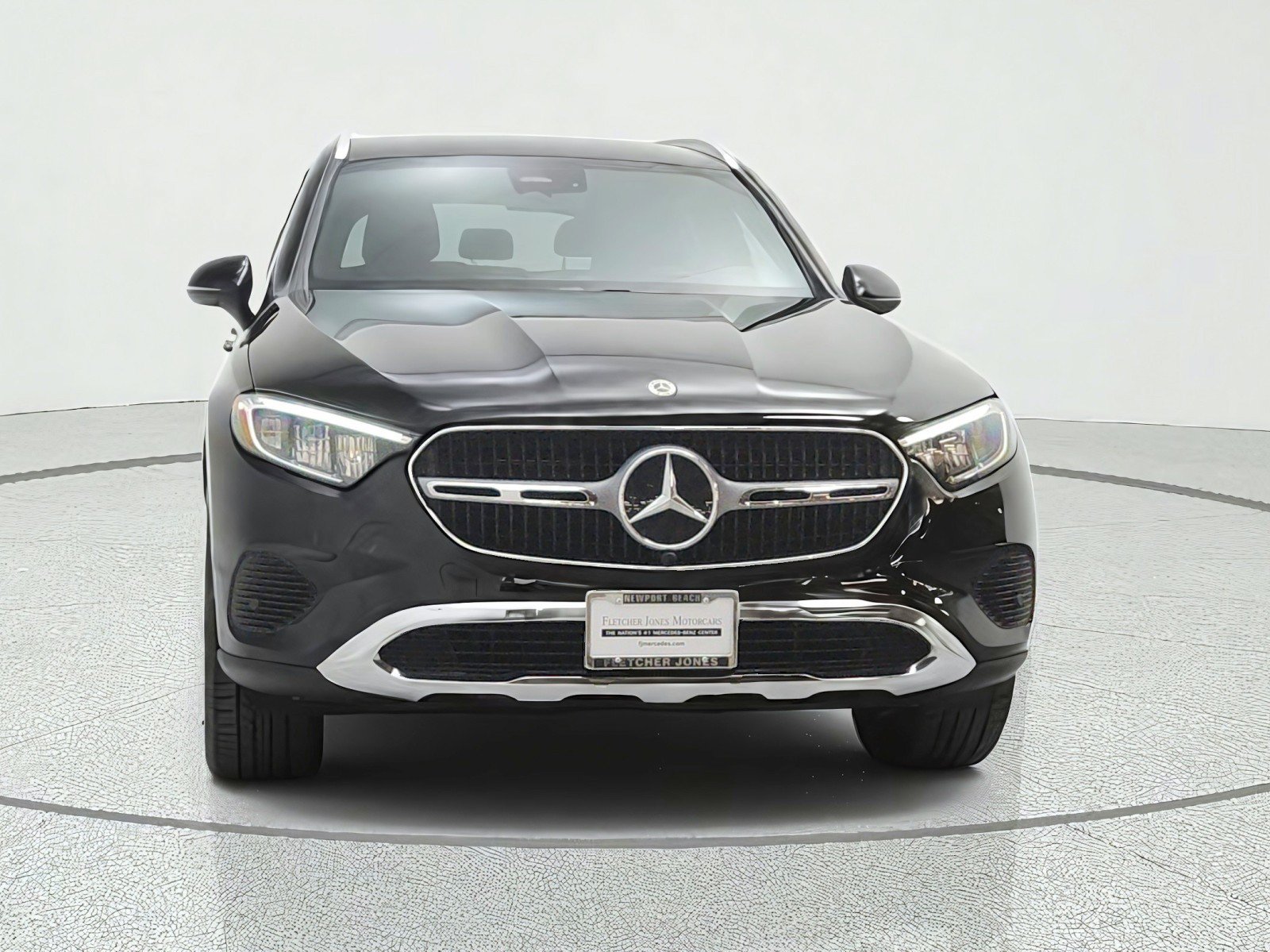 Used 2024 Mercedes-Benz GLC 300 4MATIC image 2