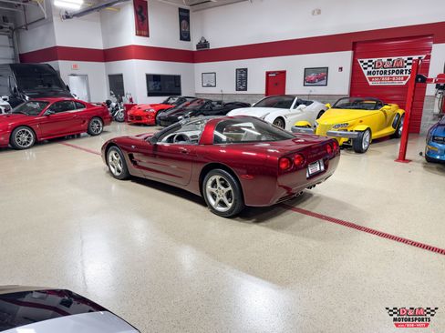 Used 2003 Chevrolet Corvette 50th Anniversary Edition w/ Preferred Equipment Group RWD image 39