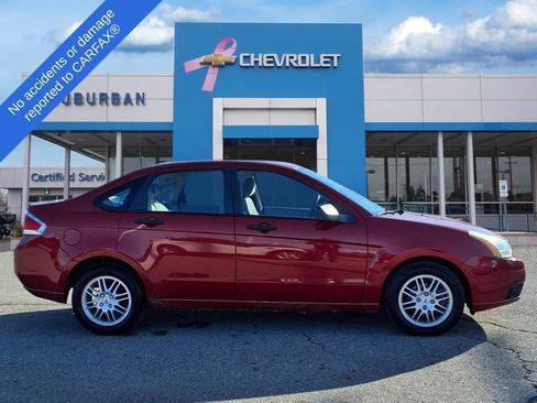 Used 2010 Ford Focus SE image 4