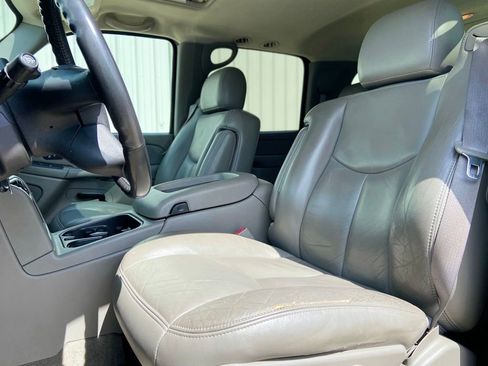 Used 2004 GMC Yukon XL SLT w/ Preferred Equipment Group RWD image 15