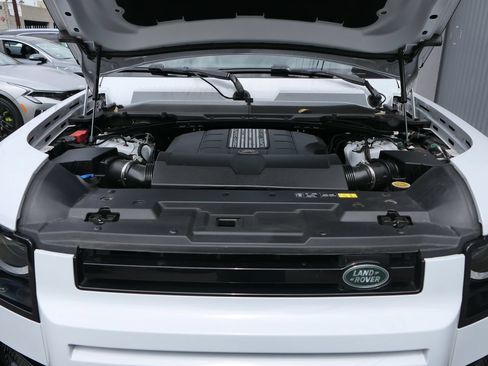 Used 2023 Land Rover Defender 110 V8 AWD/4WD image 28