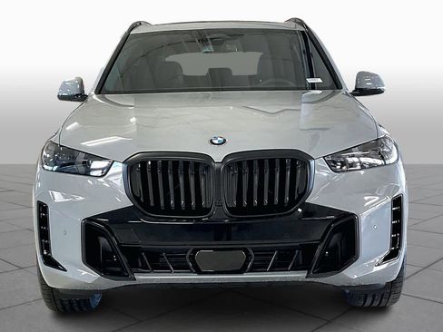 New 2026 BMW X5 sDrive40i image 3