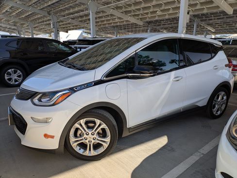 Used 2020 Chevrolet Bolt LT image 2