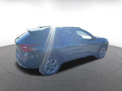 Used 2025 Chevrolet Trax LT image 15