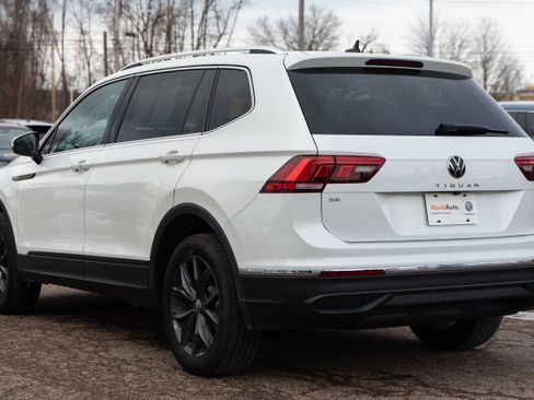 Certified 2023 Volkswagen Tiguan SE w/ Panoramic Sunroof Package image 4
