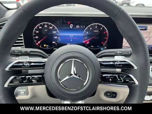 Used 2025 Mercedes-Benz GLS 450 4MATIC image 25