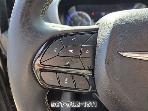 Used 2023 Chrysler Pacifica Touring FWD image 24