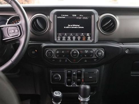Used 2022 Jeep Wrangler Unlimited Sport image 24