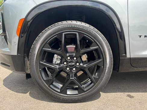 Used 2024 Chevrolet Traverse RS w/ LPO, Floor Liner Package FWD image 9