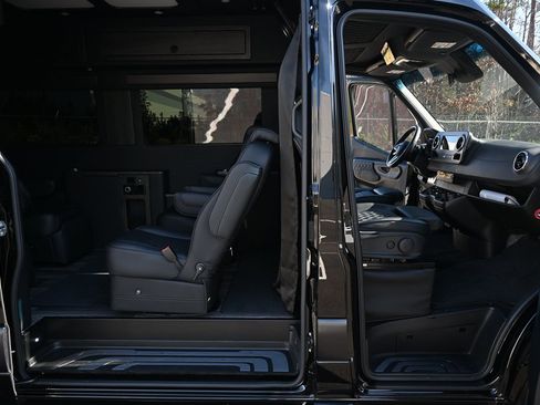 Used 2024 Mercedes-Benz Sprinter 3500 image 19