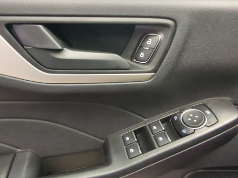 Used 2022 Ford Escape SE image 14