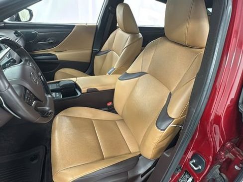 Used 2021 Lexus ES 300h w/ Premium Package image 10