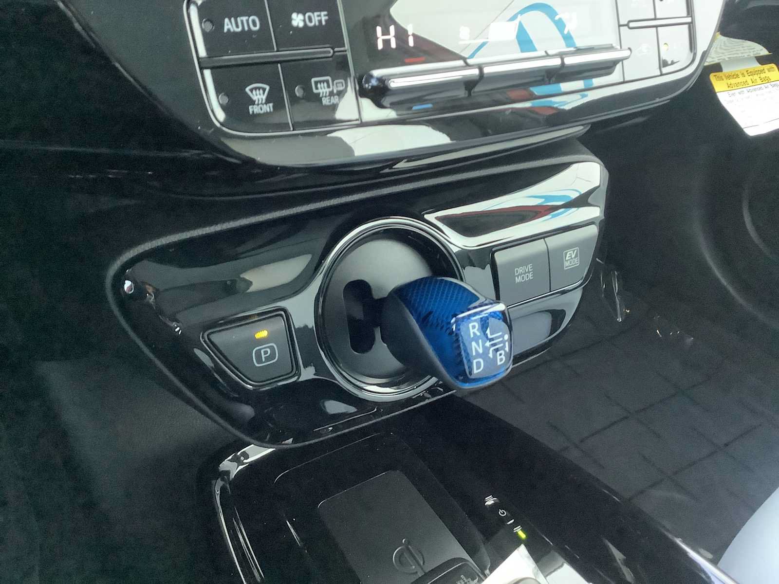 Used 2020 Toyota Prius XLE w/ Advanced Technology Package AWD/4WD image 18