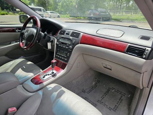Used 2004 Lexus ES 330 FWD image 35