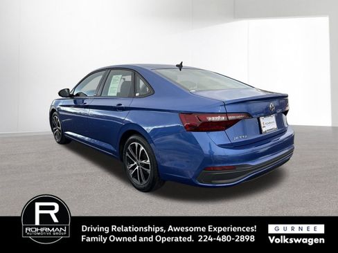 Used 2023 Volkswagen Jetta Sport image 6