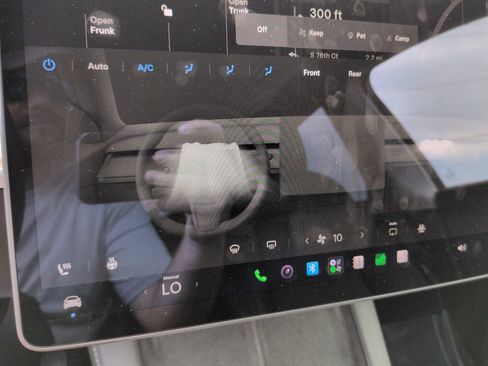 Used 2021 Tesla Model Y Long Range AWD/4WD image 17