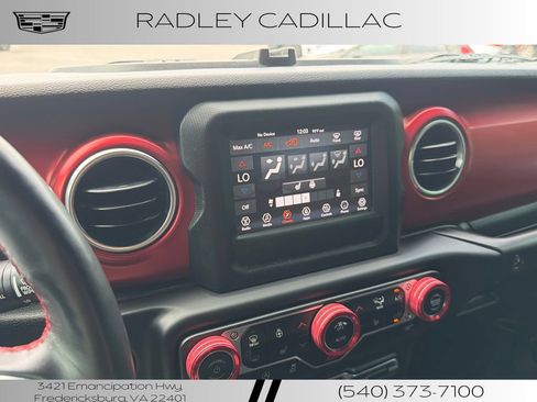 Used 2021 Jeep Wrangler Unlimited Rubicon w/ Cold Weather Group AWD/4WD image 7