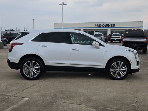 Used 2025 Cadillac XT5 Premium Luxury image 2