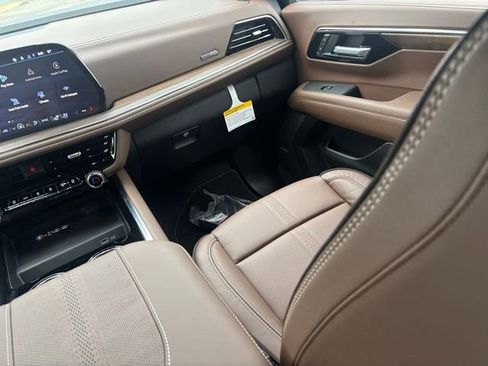 New 2026 Chevrolet Suburban High Country w/ Sun And Tow Package image 21