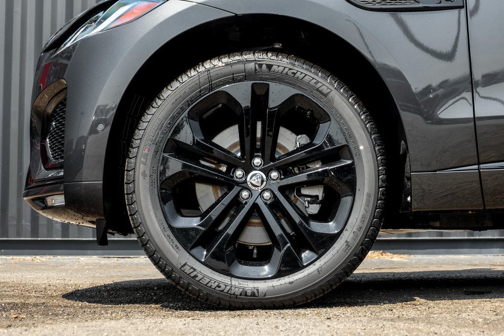 New 2026 Jaguar F-PACE R-Dynamic S AWD/4WD image 4