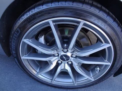 Used 2024 Genesis G70 2.5T image 14