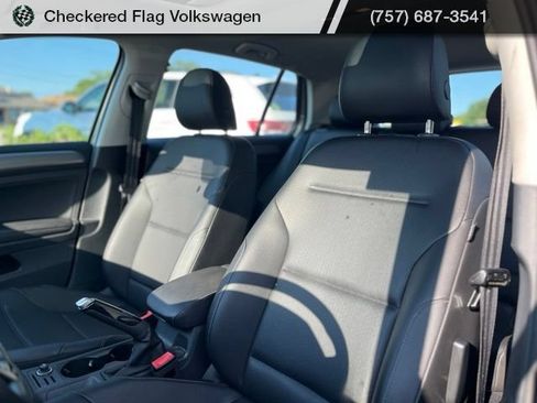 Used 2017 Volkswagen Golf Wolfsburg Edition FWD image 20