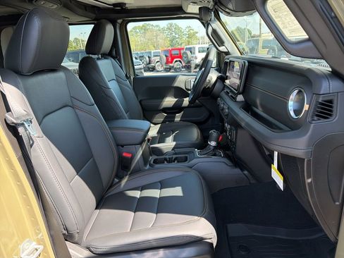 New 2026 Jeep Gladiator Sport AWD/4WD image 24