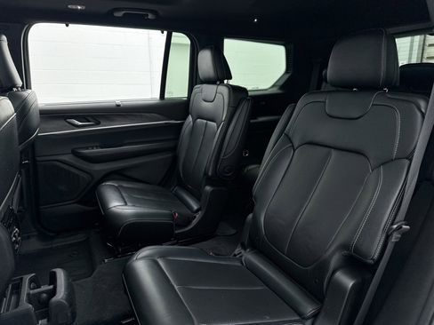 Used 2024 Jeep Grand Cherokee L Limited w/ Luxury Tech Group II image 34