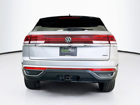 Used 2024 Volkswagen Atlas Cross Sport SE AWD/4WD image 7