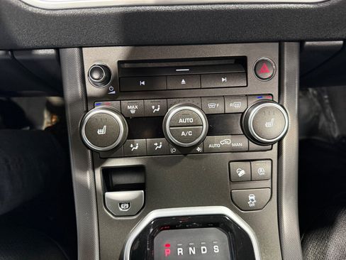 Used 2019 Land Rover Range Rover Evoque SE Dynamic image 41