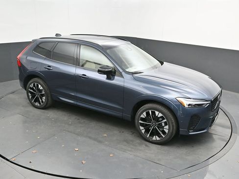 New 2026 Volvo XC60 B5 Plus w/ Protection Package Premier image 28