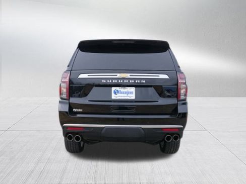 Used 2024 Chevrolet Suburban High Country image 4