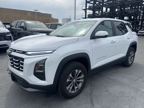 Used 2026 Chevrolet Equinox LT image 1