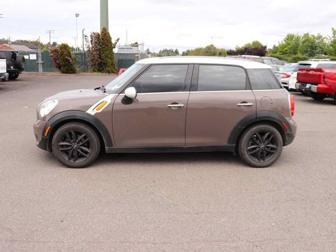 Used 2012 MINI Cooper Countryman FWD image 8