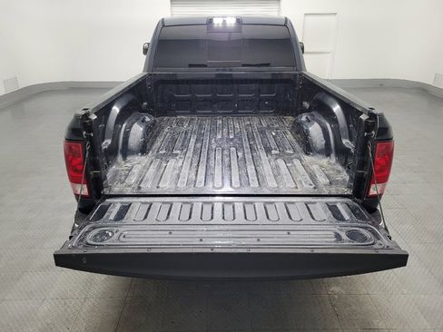 Used 2018 RAM 2500 SLT w/ Luxury Group image 29