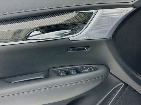 Used 2023 Cadillac XT6 Sport w/ Technology Package image 19