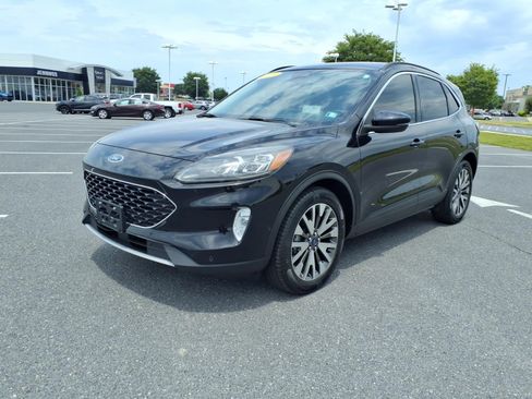 Used 2020 Ford Escape Titanium w/ Titanium Premium Package 2.0 AWD/4WD image 1