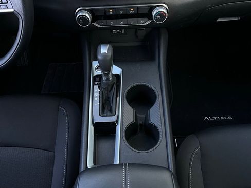 Used 2025 Nissan Altima 2.5 SV image 15