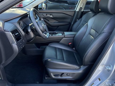 Certified 2023 Nissan Rogue SL w/ SL Premium Package image 21