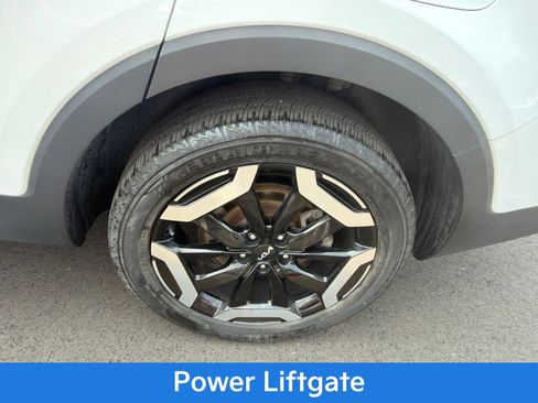 Used 2023 Kia Telluride EX w/ EX Captain's Chair Package FWD image 31