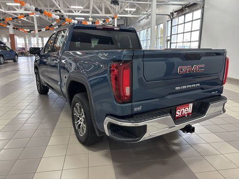 Used 2024 GMC Sierra 1500 SLT image 3