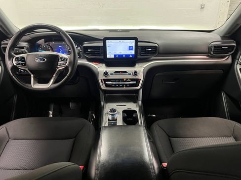 Used 2022 Ford Explorer XLT RWD image 15