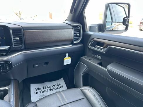 Used 2025 Chevrolet Silverado 1500 High Country w/ High Country Premium Package AWD/4WD image 63