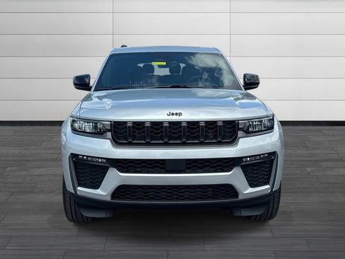 New 2026 Jeep Grand Cherokee L Limited AWD/4WD image 9