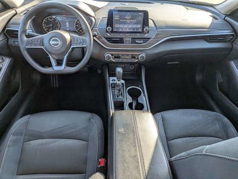 Used 2024 Nissan Altima 2.5 SV FWD image 14